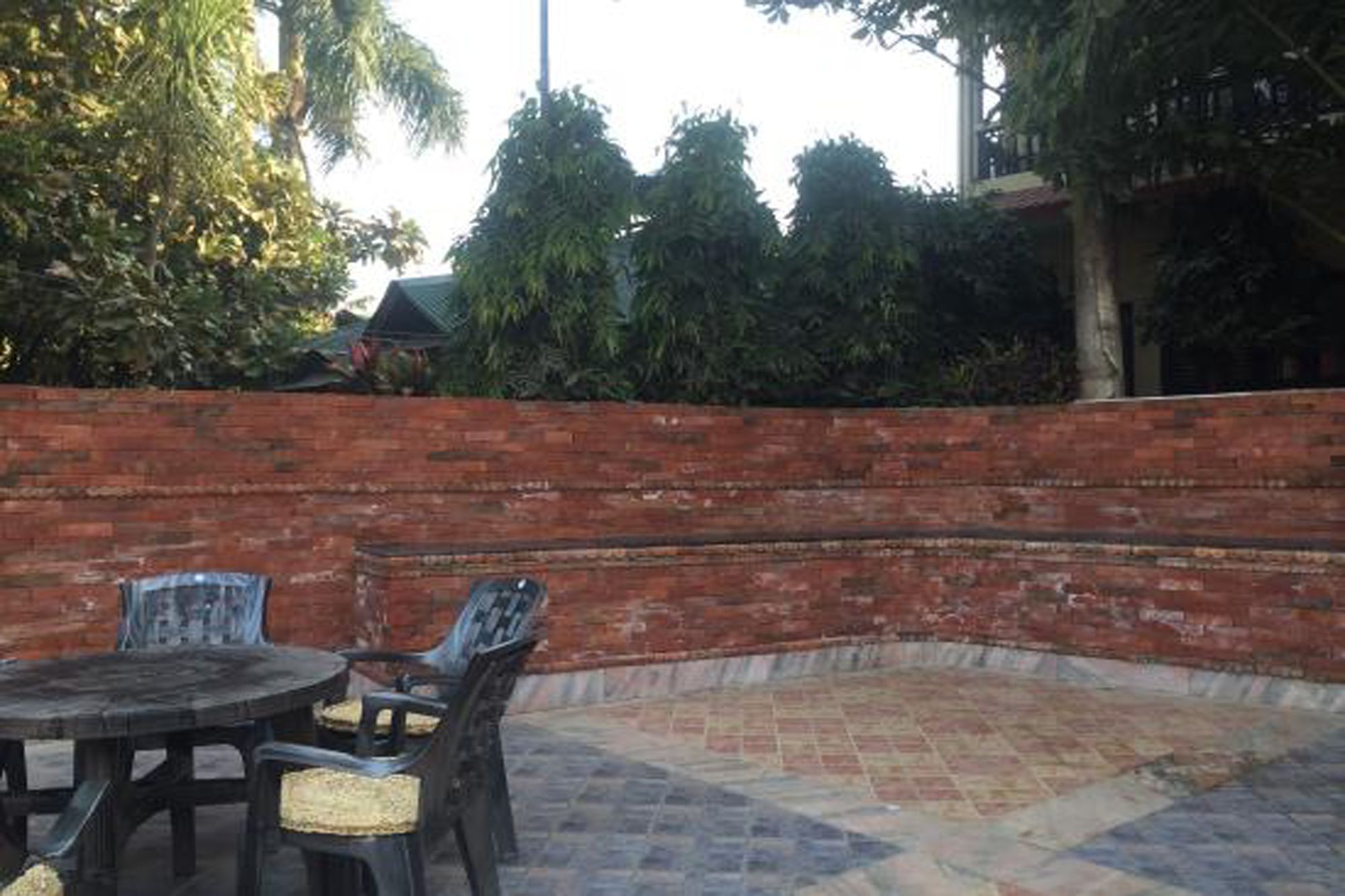 Rainbow Safari Resort Sauraha Exterior foto